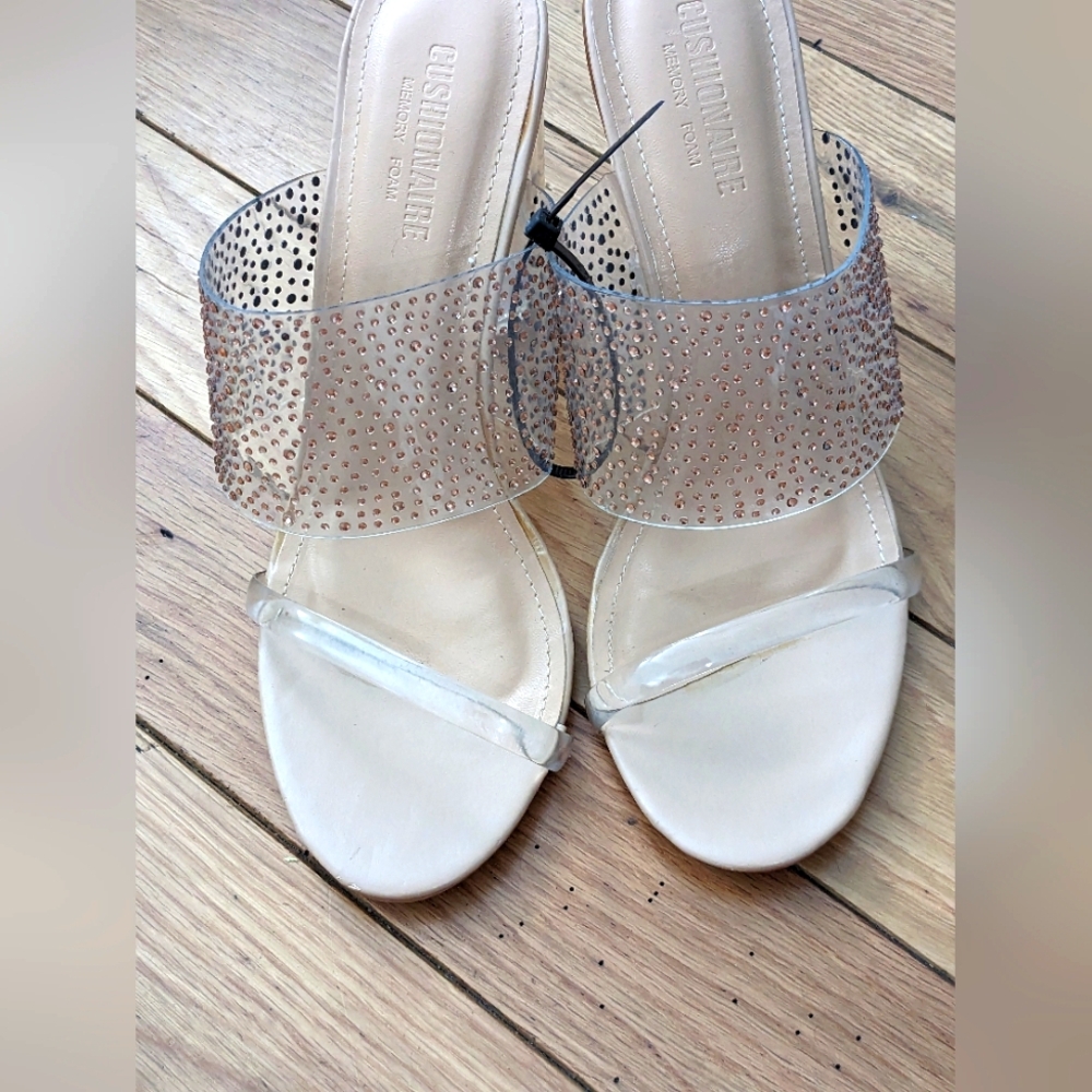 Cushionaire Rhinestone Studded Lucite Dress Heels Sandals, Size 8.5